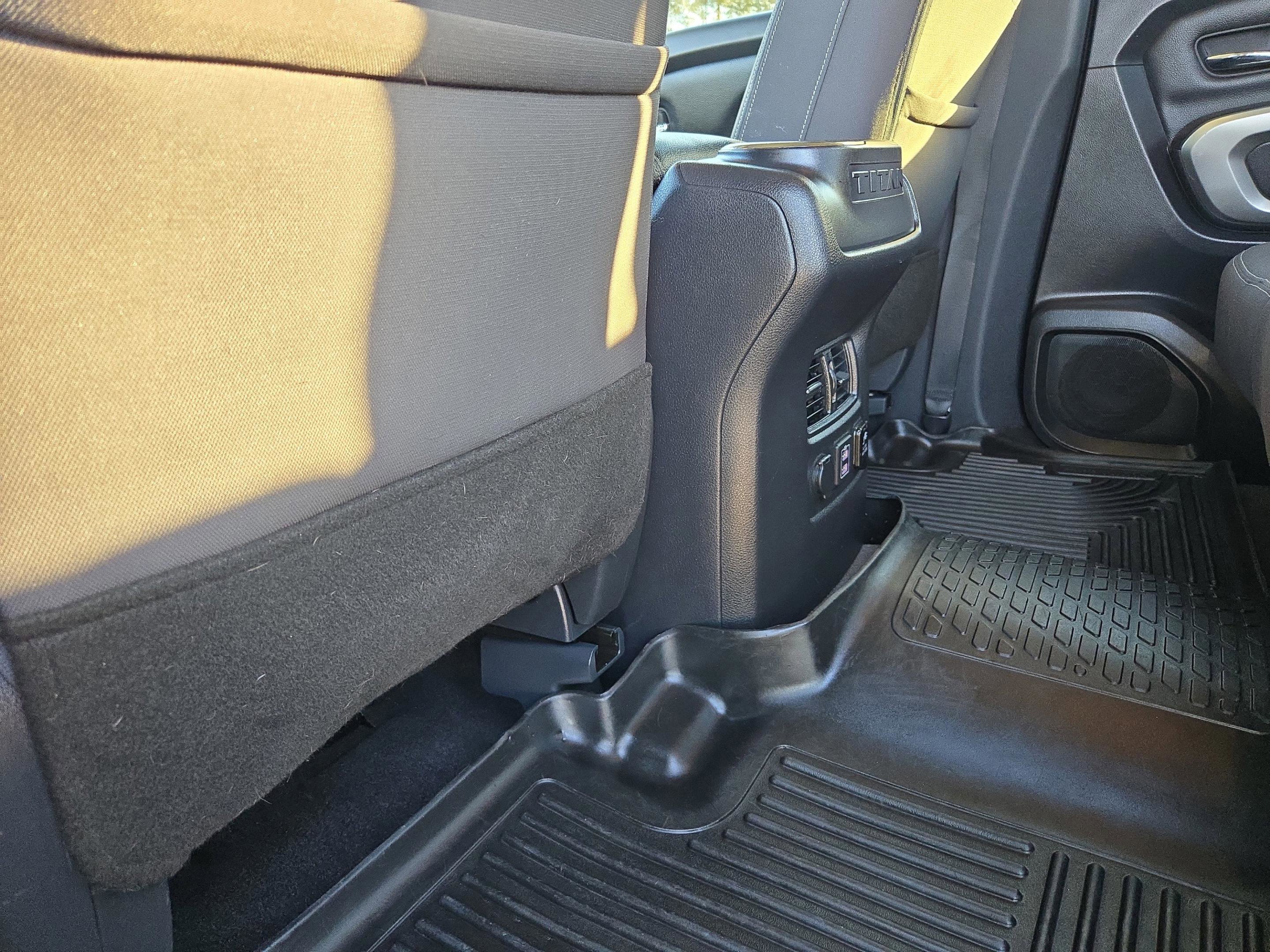 Used 2021 Nissan Titan SV w/ SV Convenience Package image 30