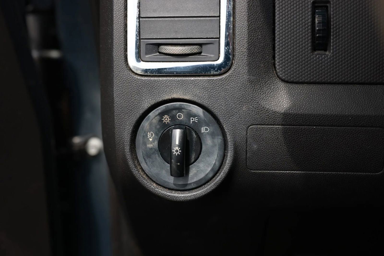 Used 2010 MAZDA Tribute i Sport image 40