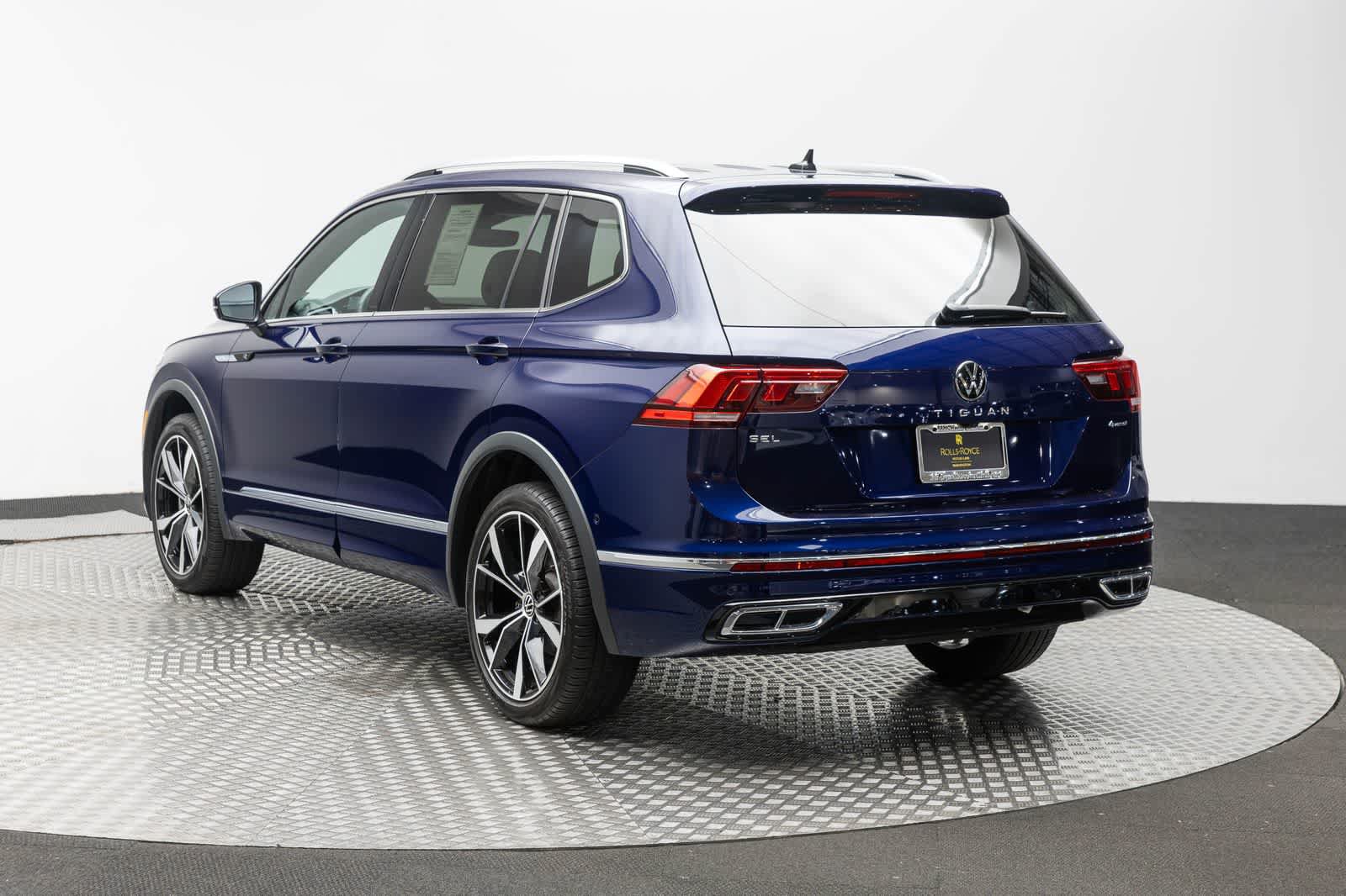 Used 2023 Volkswagen Tiguan SEL R-Line AWD/4WD image 4
