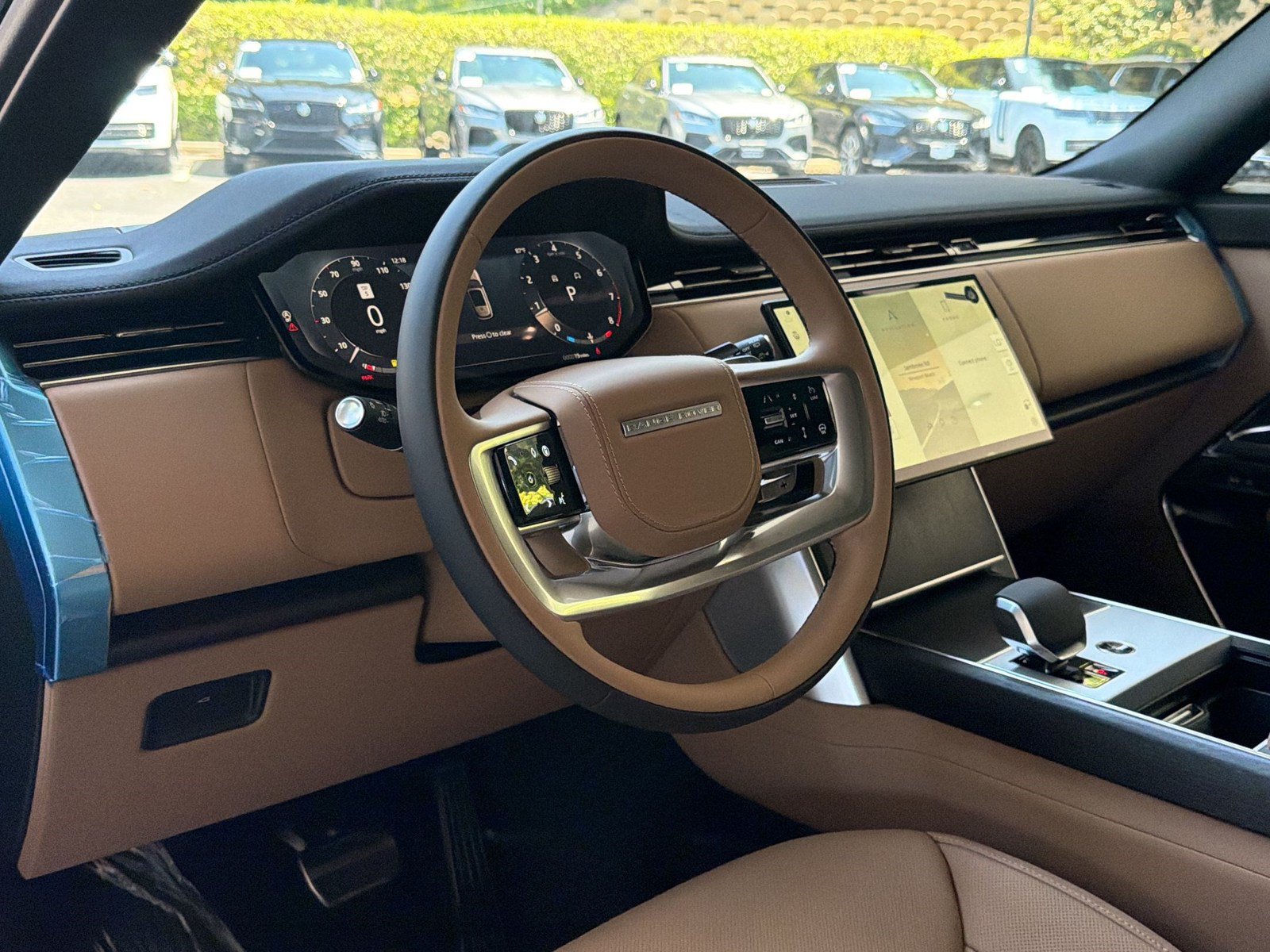 New 2026 Land Rover Range Rover Long Wheelbase SE AWD/4WD image 4