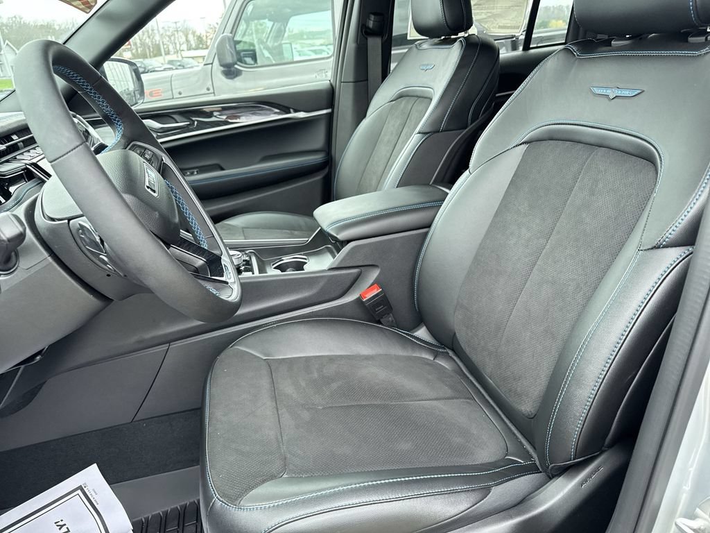 New 2024 Jeep Grand Cherokee Trailhawk AWD/4WD image 17
