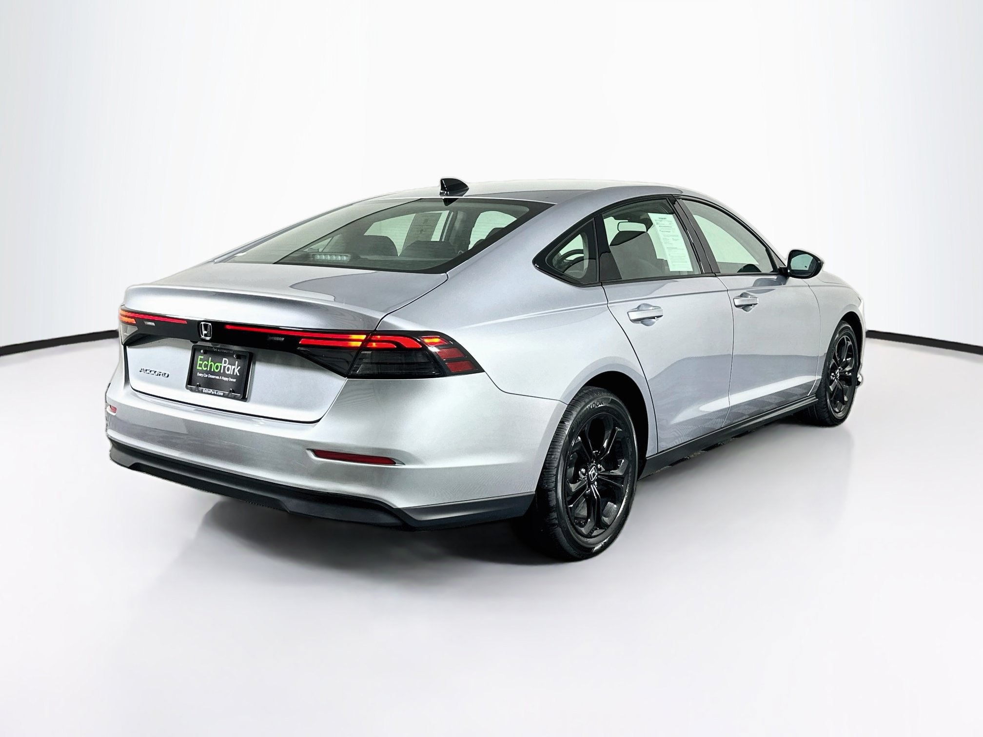 Used 2025 Honda Accord SE image 9