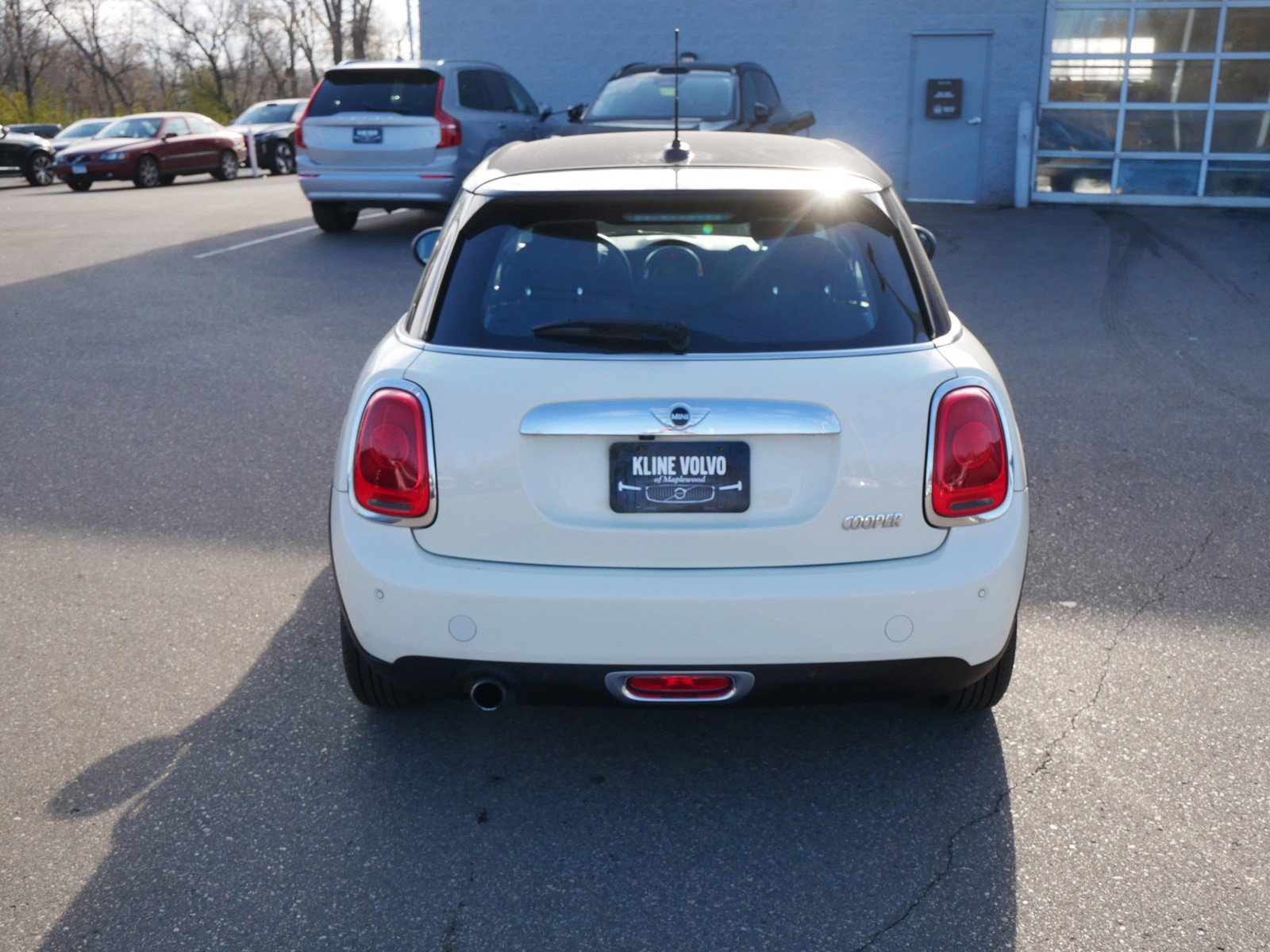 Used 2018 MINI Cooper 4-Door Hardtop image 6