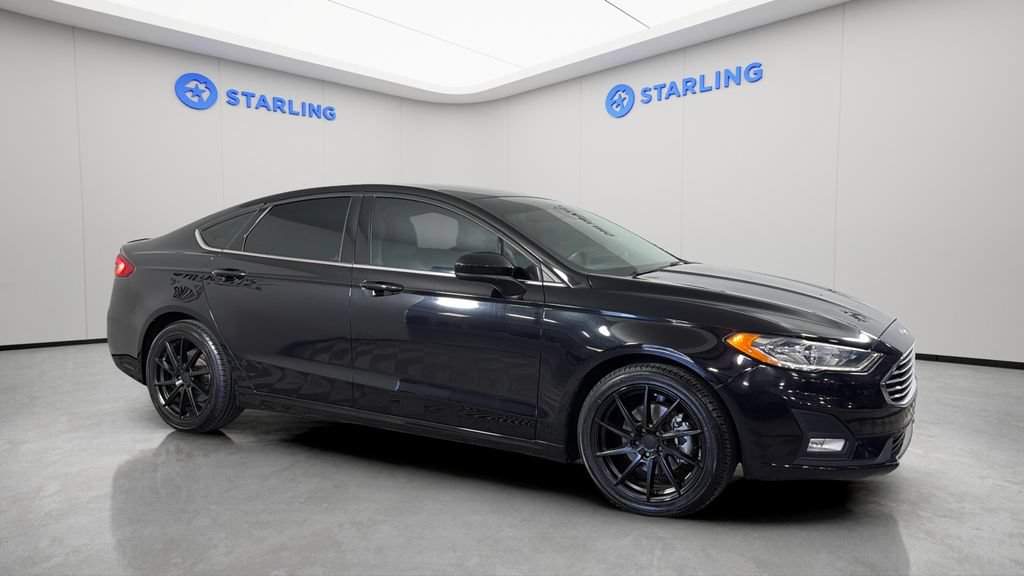 Used 2019 Ford Fusion SE w/ Equipment Group 151A FWD image 12