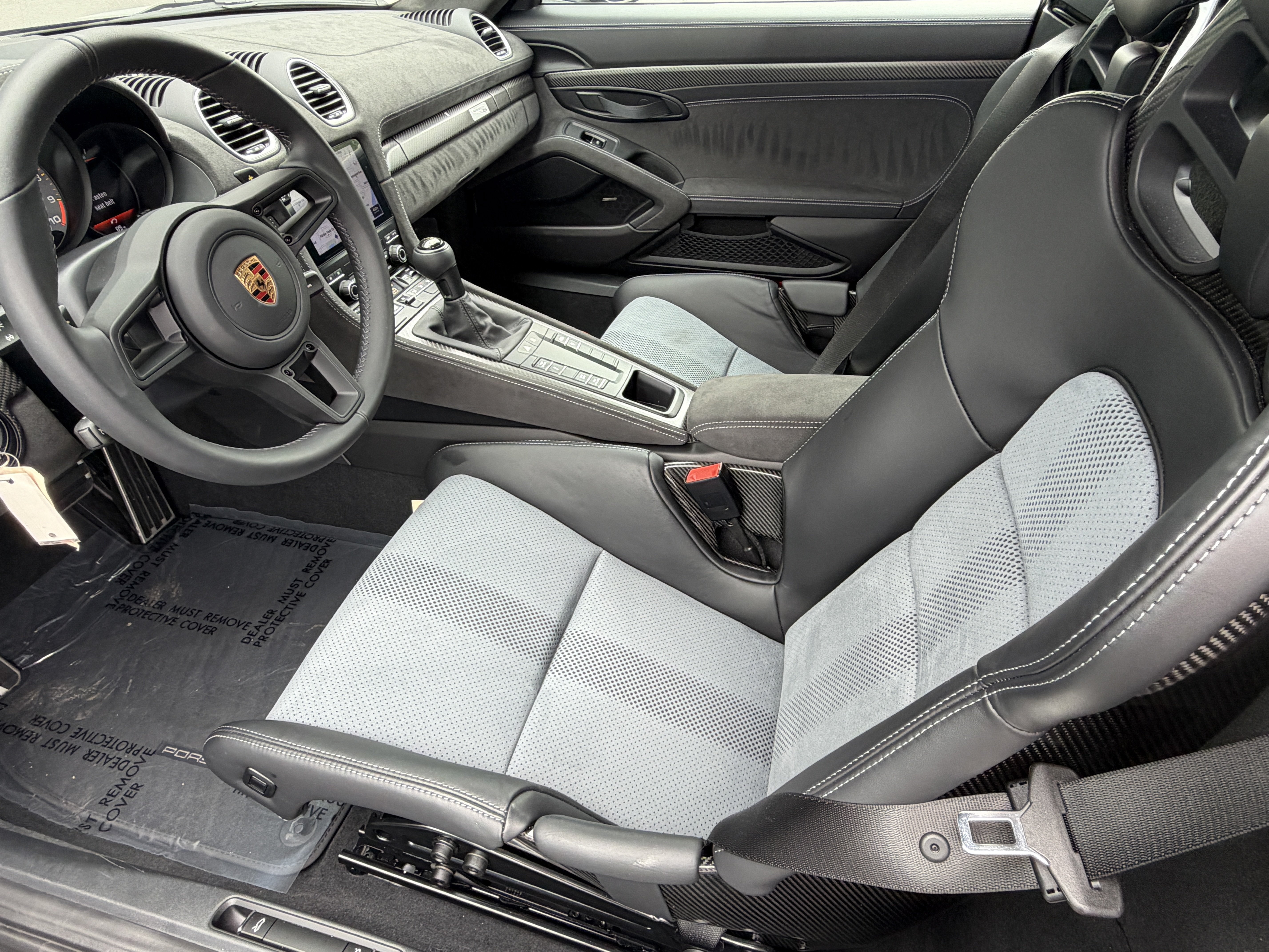 Certified 2025 Porsche 718 Cayman GT4 RS RWD image 3