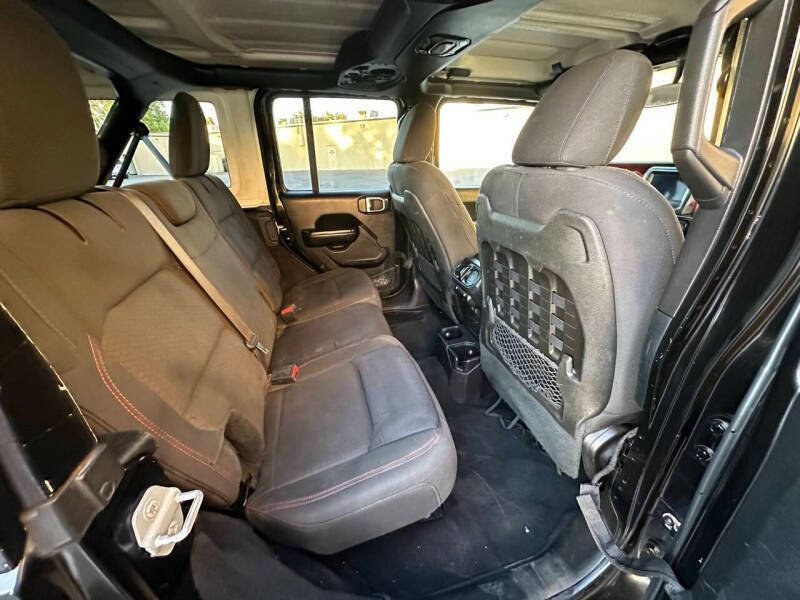 Used 2019 Jeep Wrangler Unlimited Rubicon AWD/4WD image 15