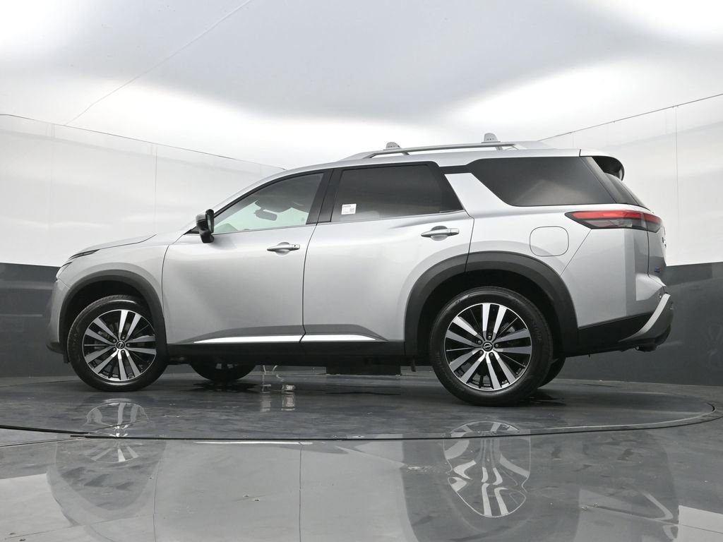 Used 2023 Nissan Pathfinder Platinum image 35