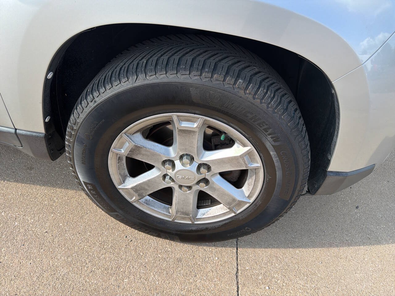 Used 2014 GMC Acadia SLE FWD image 10
