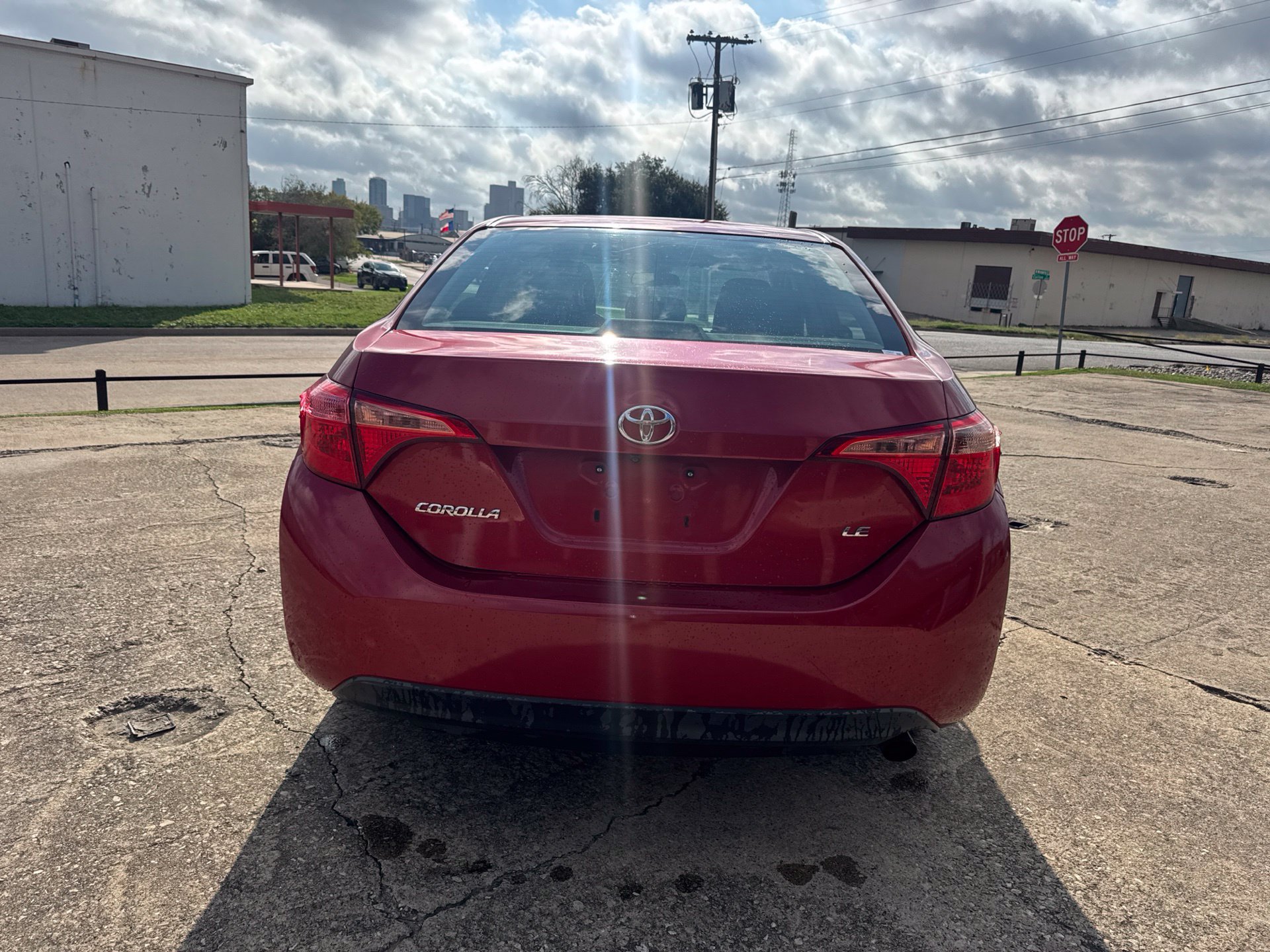 Used 2018 Toyota Corolla LE w/ Carpet Mat Package (TMS) FWD image 6