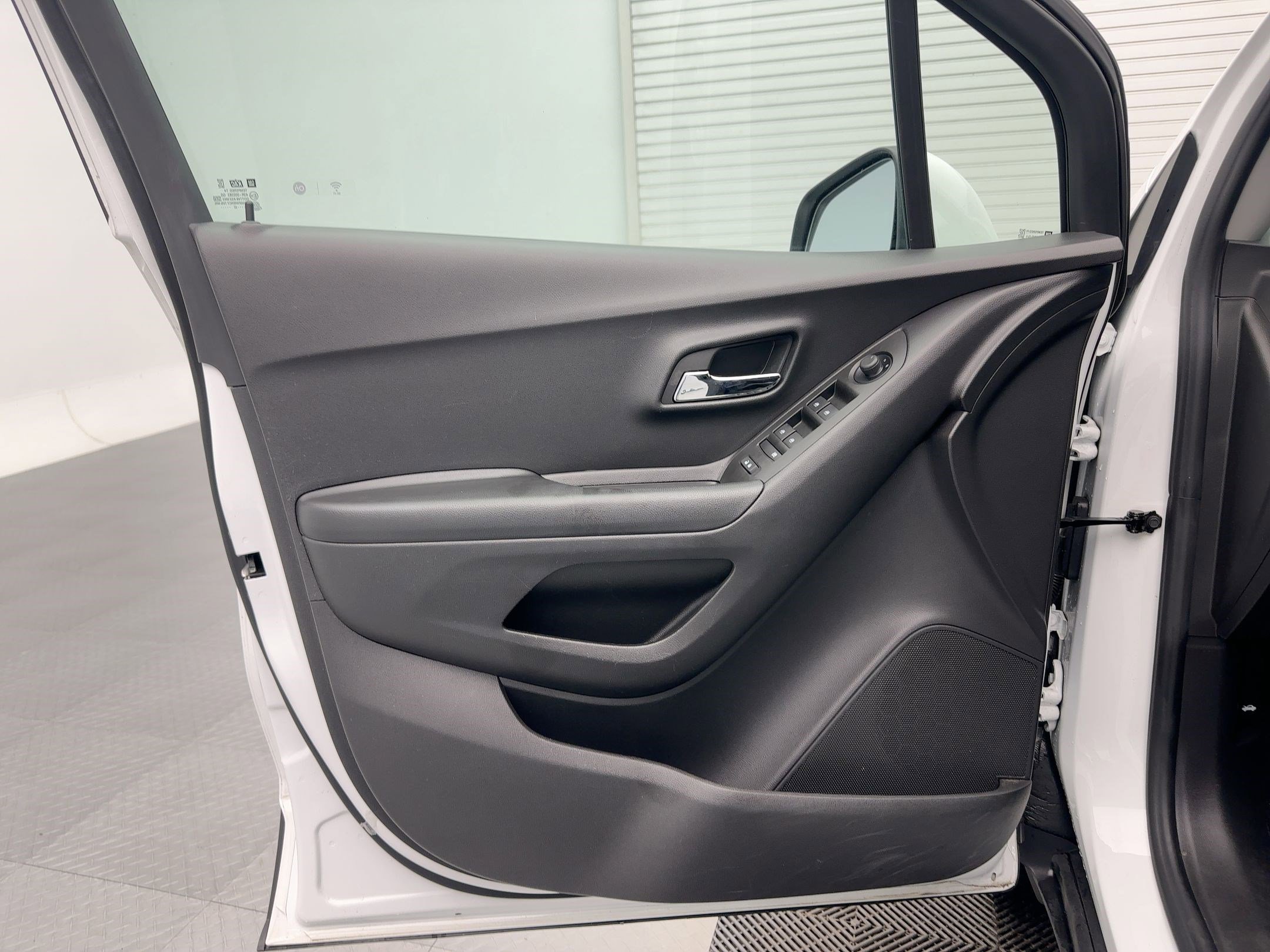 Certified 2022 Chevrolet Trax LT w/ Sport Edition image 28