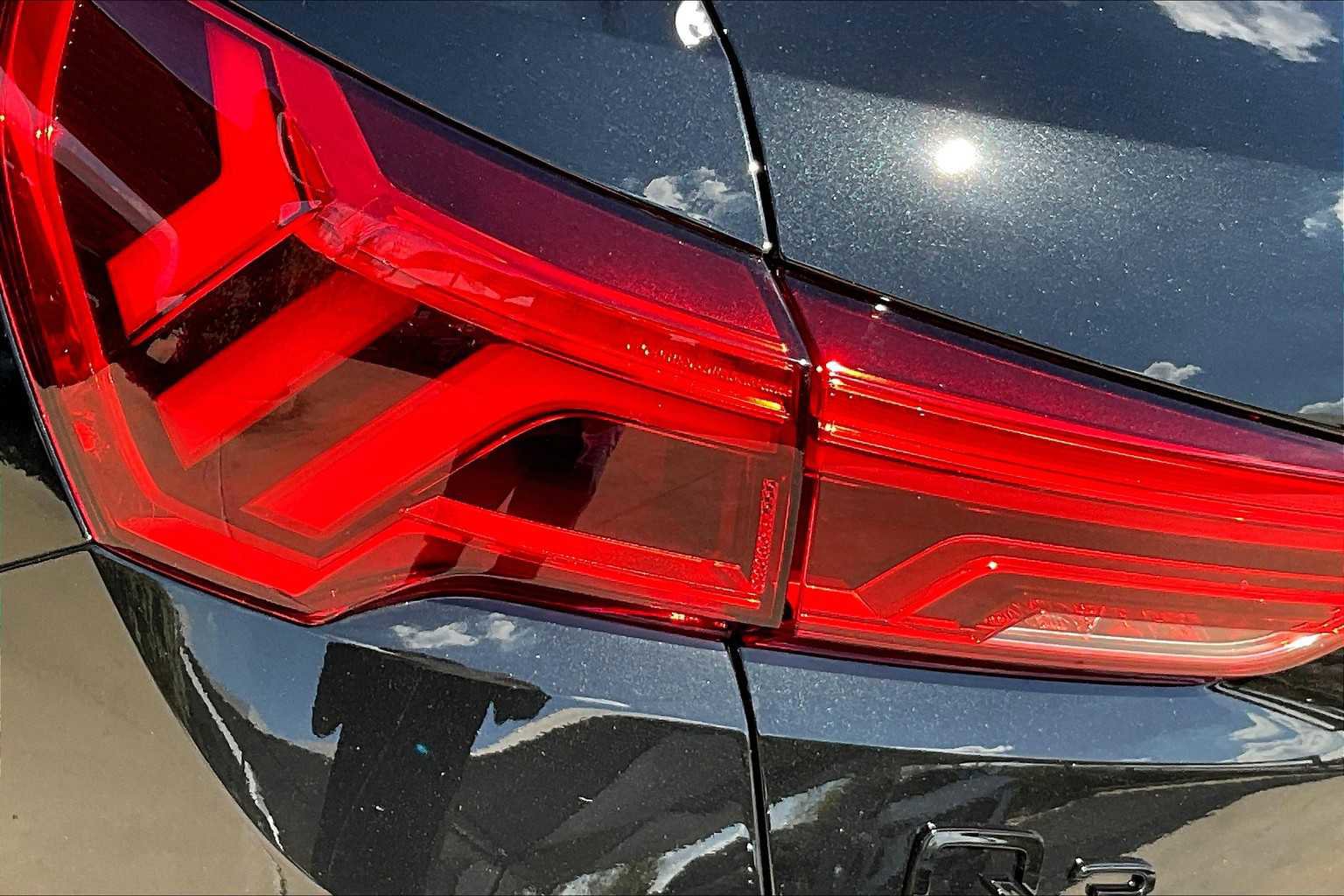 New 2025 Audi Q3 2.0T Premium w/ Convenience Package AWD/4WD image 14