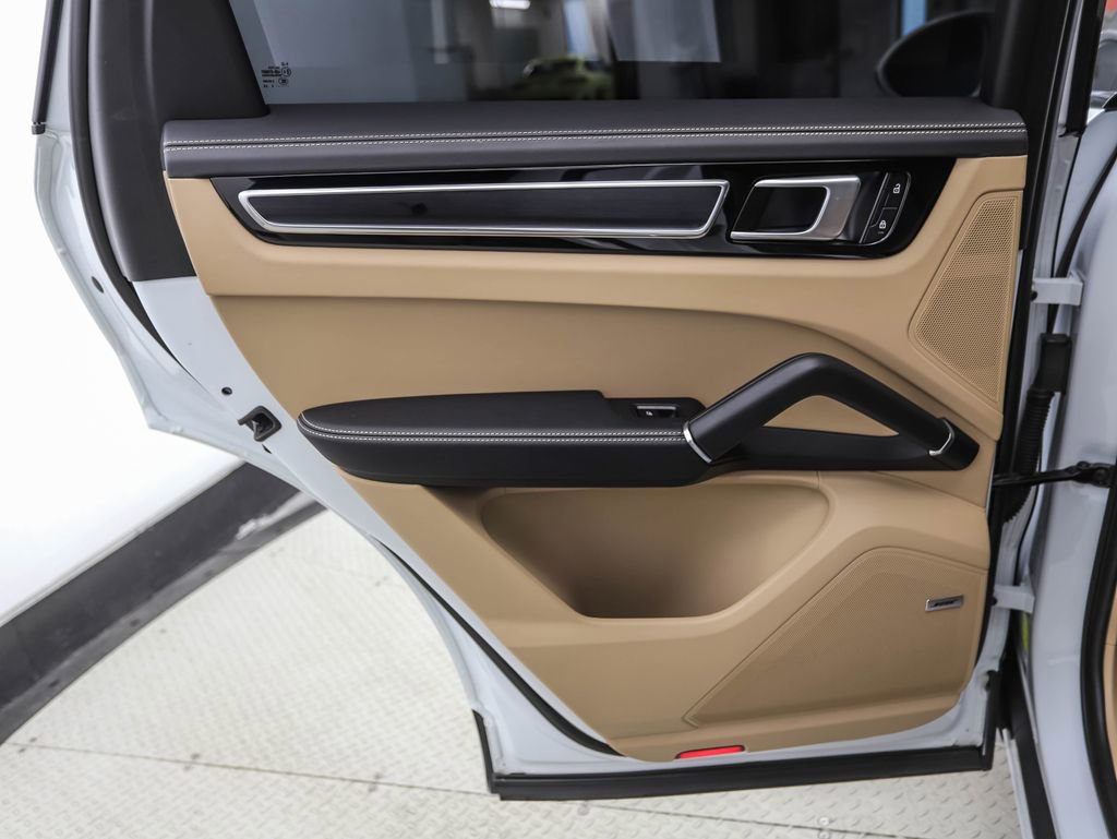 Used 2022 Porsche Cayenne GTS image 19