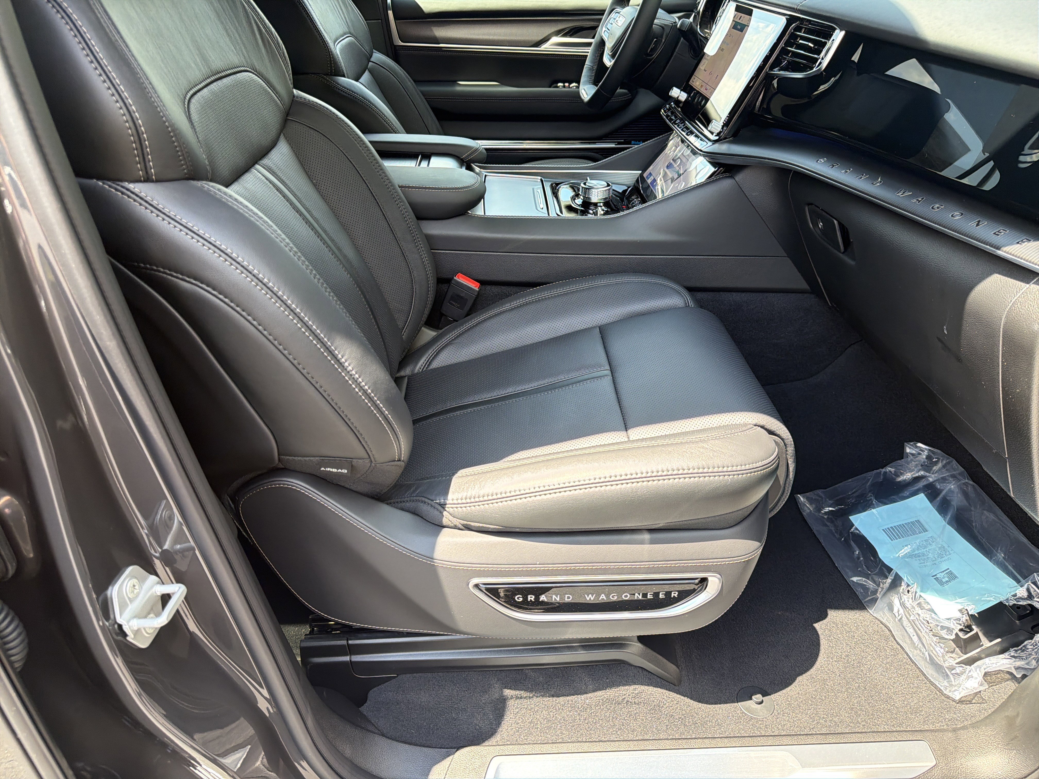 New 2026 Jeep Grand Wagoneer L Summit AWD/4WD image 16