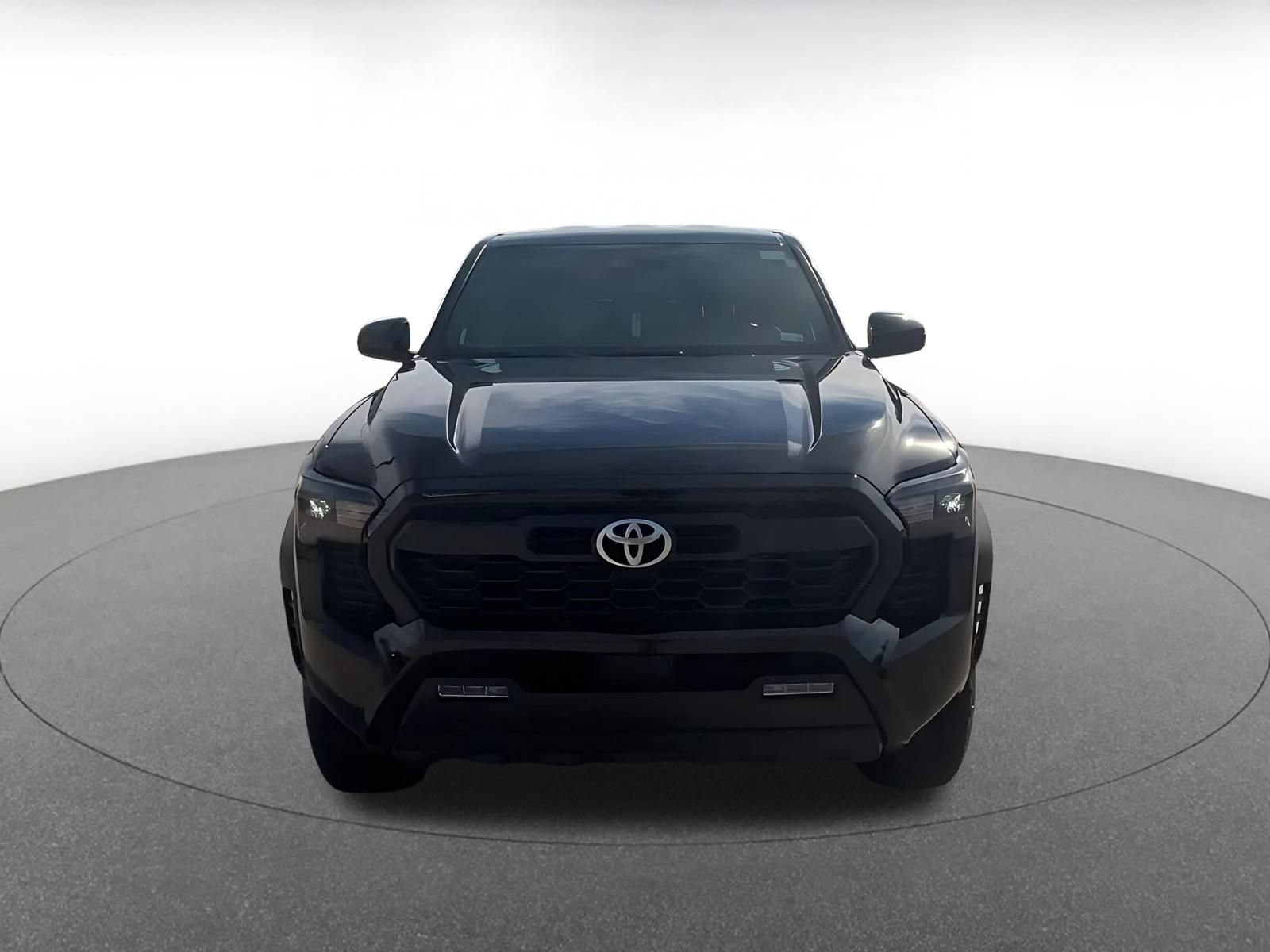 Used 2025 Toyota Tacoma TRD Off-Road AWD/4WD image 4