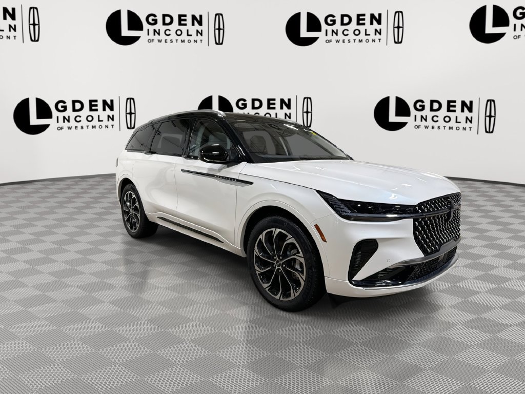 Used 2026 Lincoln Nautilus Reserve AWD/4WD image 2