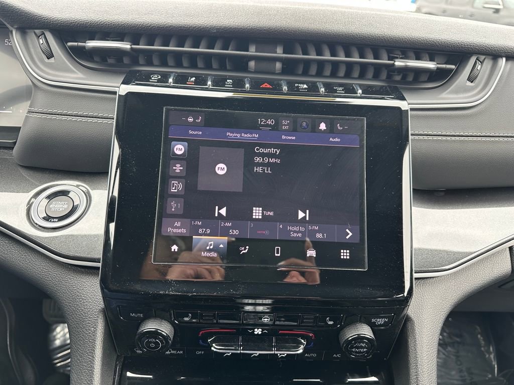 Used 2023 Jeep Grand Cherokee L Laredo image 28