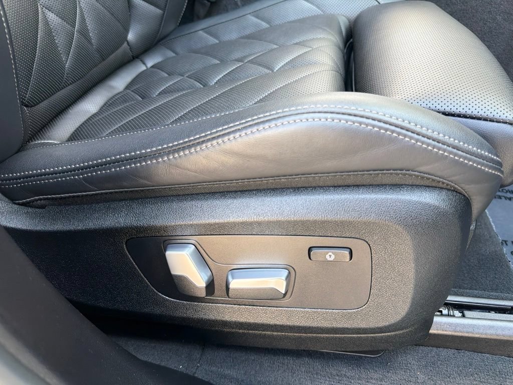 Used 2023 BMW X5 xDrive40i w/ Premium Package AWD/4WD image 22
