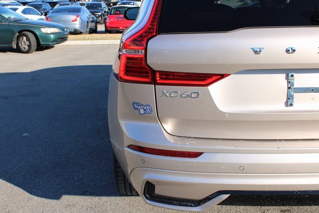 Used 2025 Volvo XC60 B5 Plus image 45
