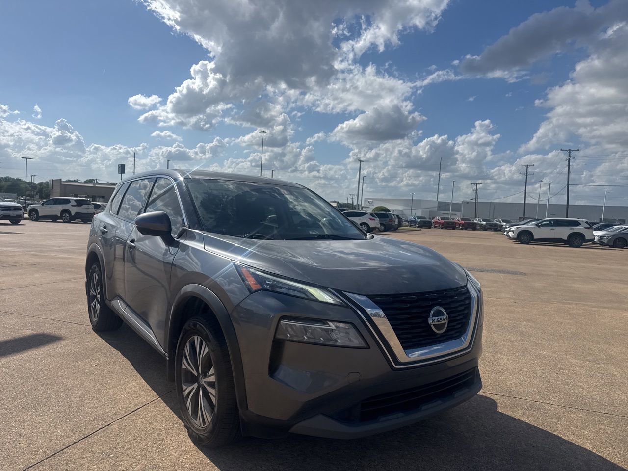 Certified 2021 Nissan Rogue SV image 2