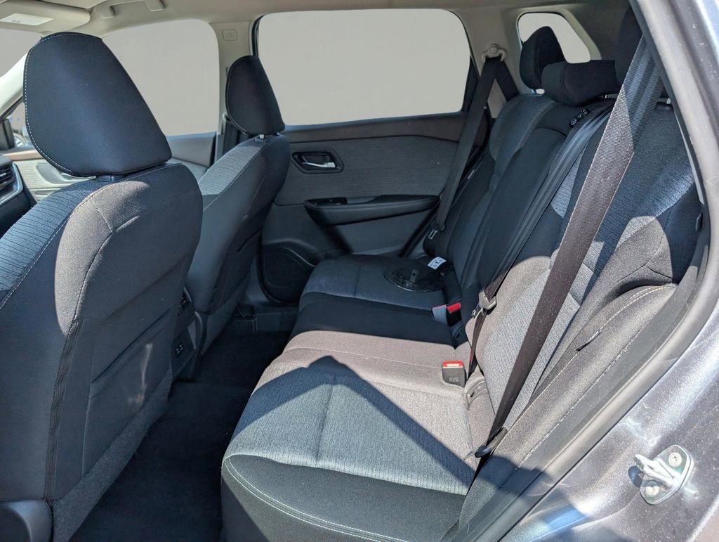 Certified 2022 Nissan Rogue SV image 12