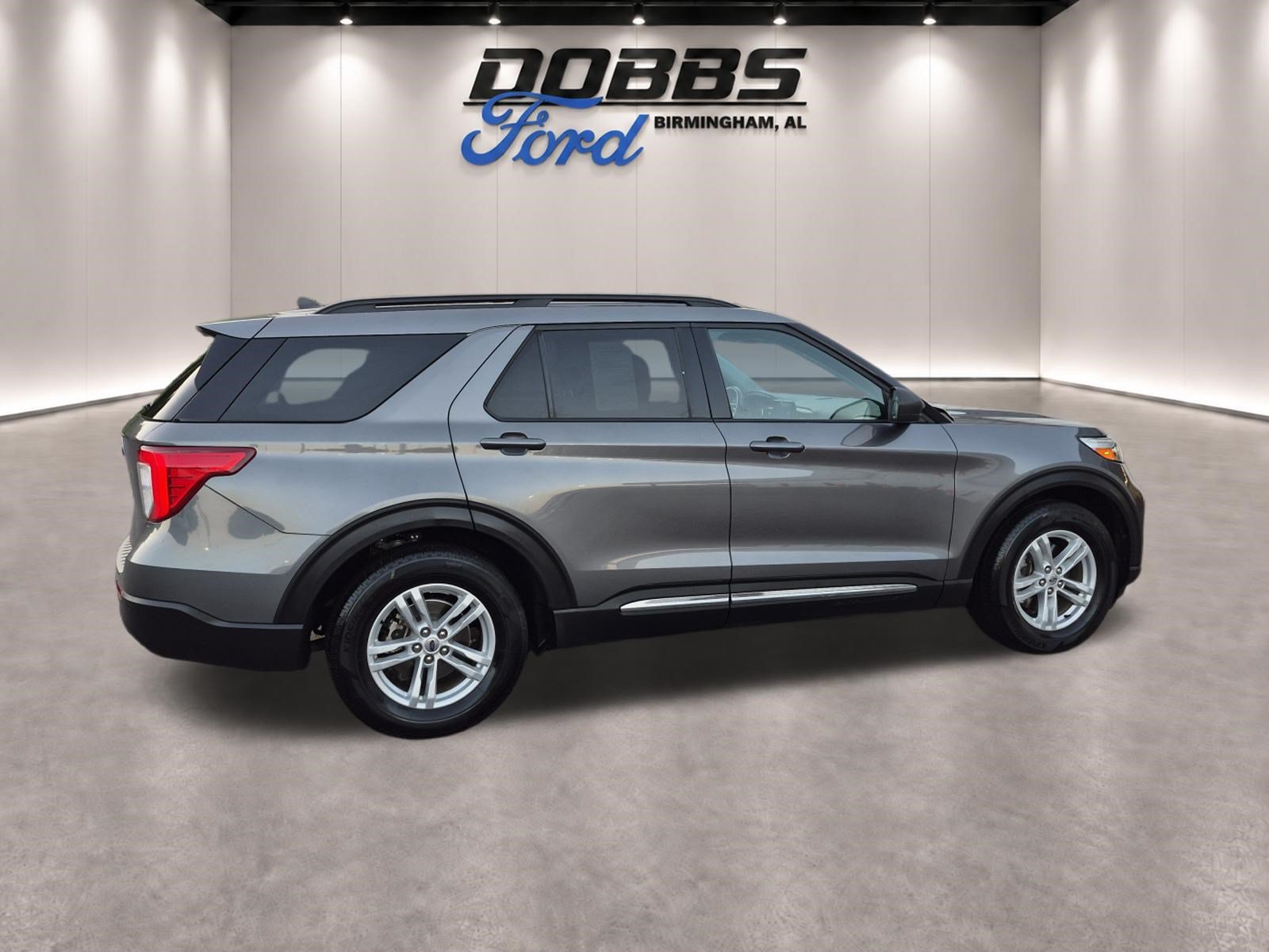 Certified 2024 Ford Explorer XLT RWD image 4