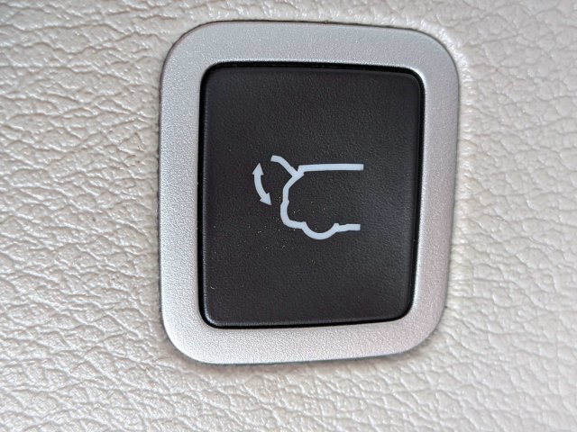 Used 2024 Chrysler Pacifica Touring-L FWD image 13