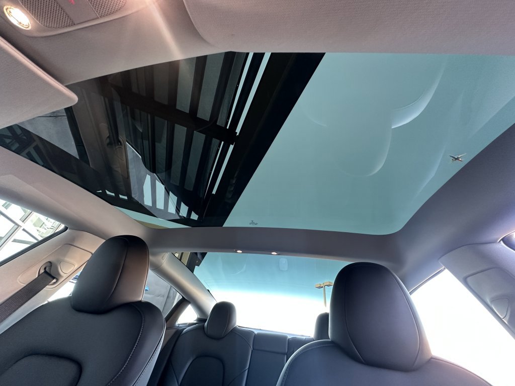 Used 2023 Tesla Model 3 Standard Range image 33