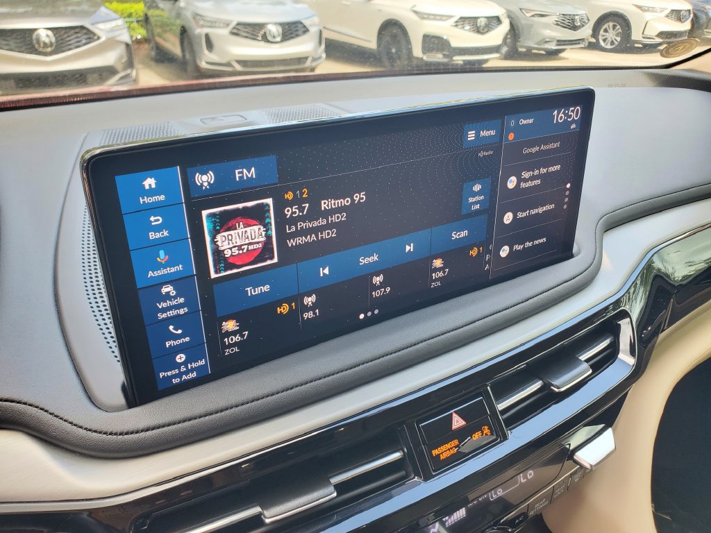 Certified 2025 Acura MDX w/ Technology Package FWD image 30