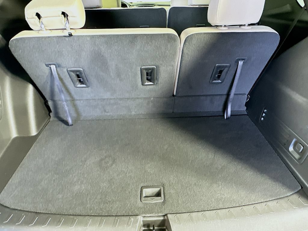 Used 2023 Chevrolet Traverse LS w/ Safety Package FWD image 32