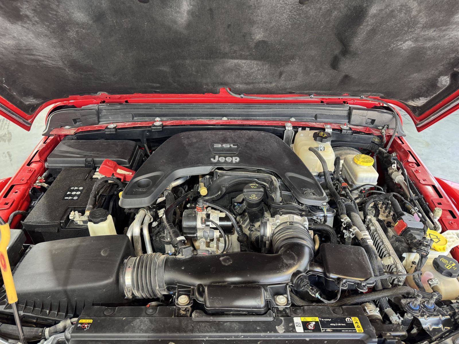 Used 2021 Jeep Wrangler Unlimited Rubicon AWD/4WD image 35