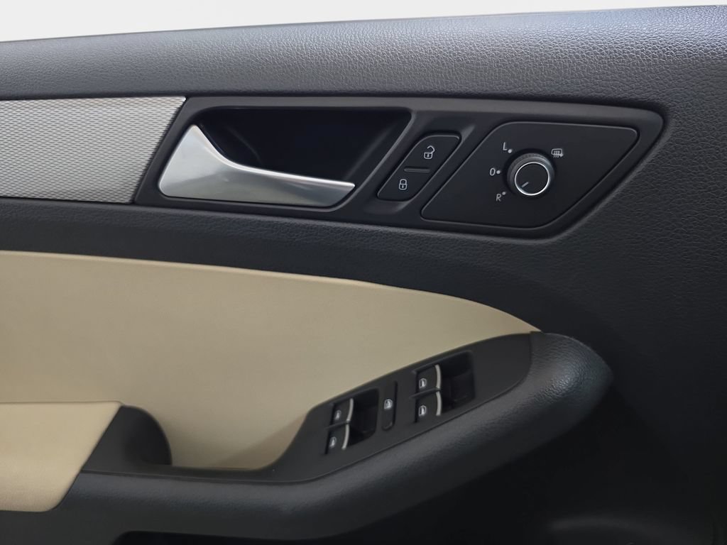 Used 2016 Volkswagen Jetta SE FWD image 28