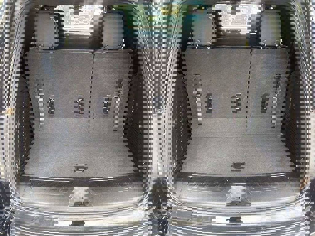 Used 2025 Chevrolet Tahoe LT image 16