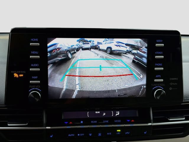 Used 2021 Toyota Sienna XLE FWD image 12