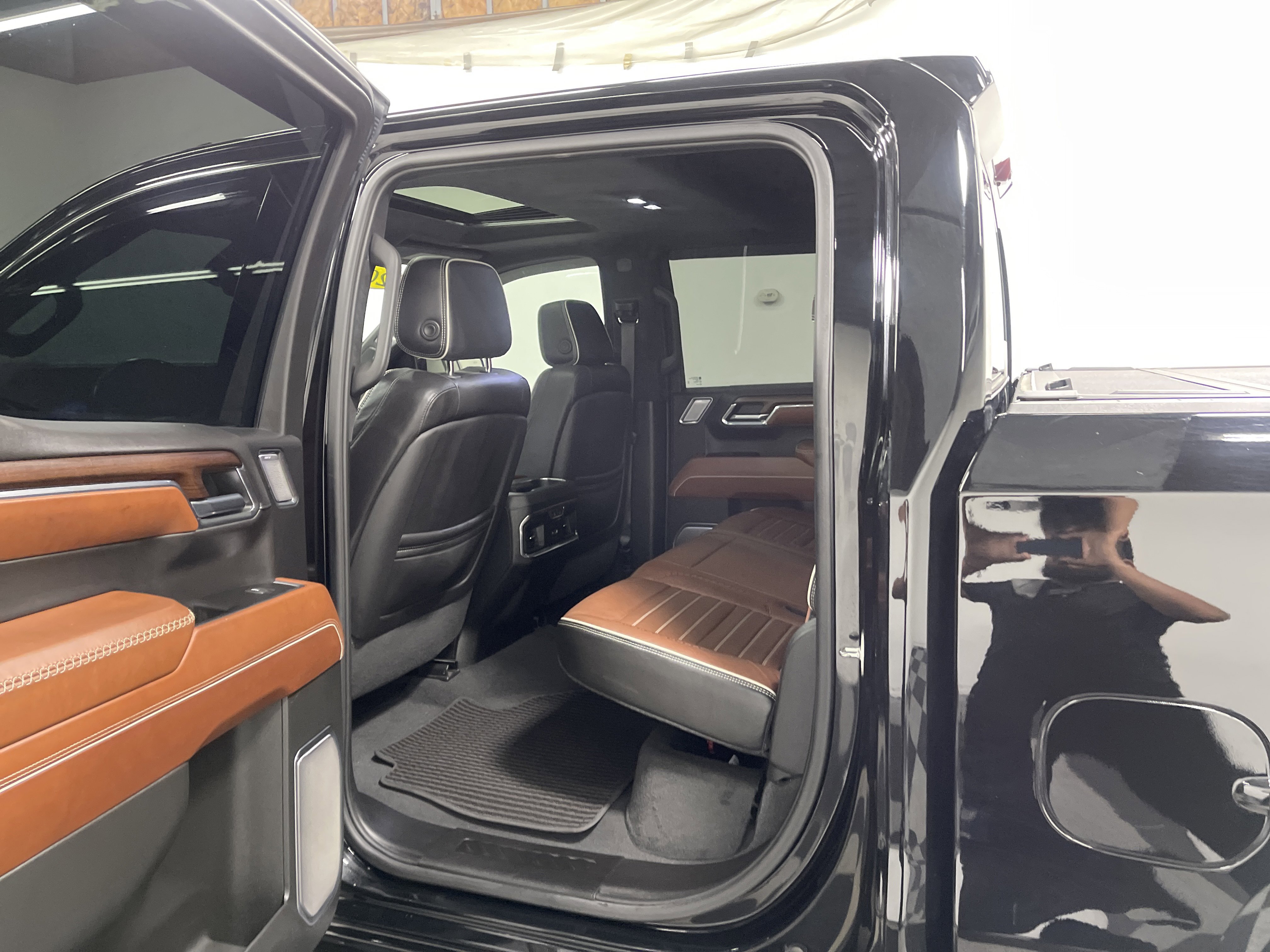 Used 2024 GMC Sierra 1500 Denali Ultimate image 13