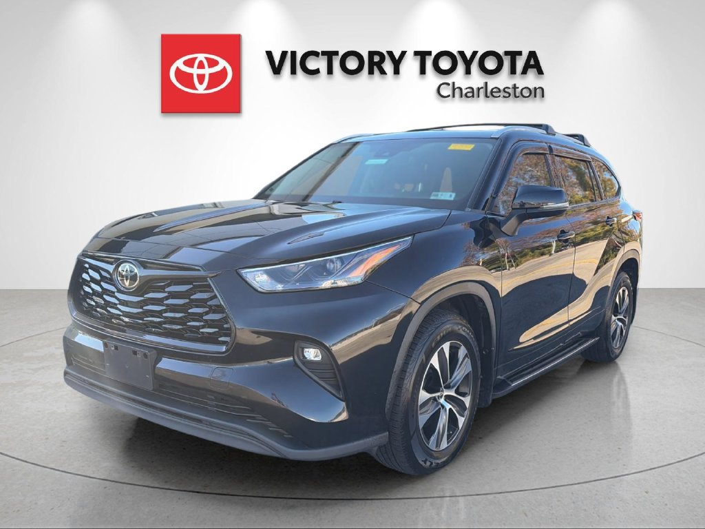 Used 2022 Toyota Highlander XLE