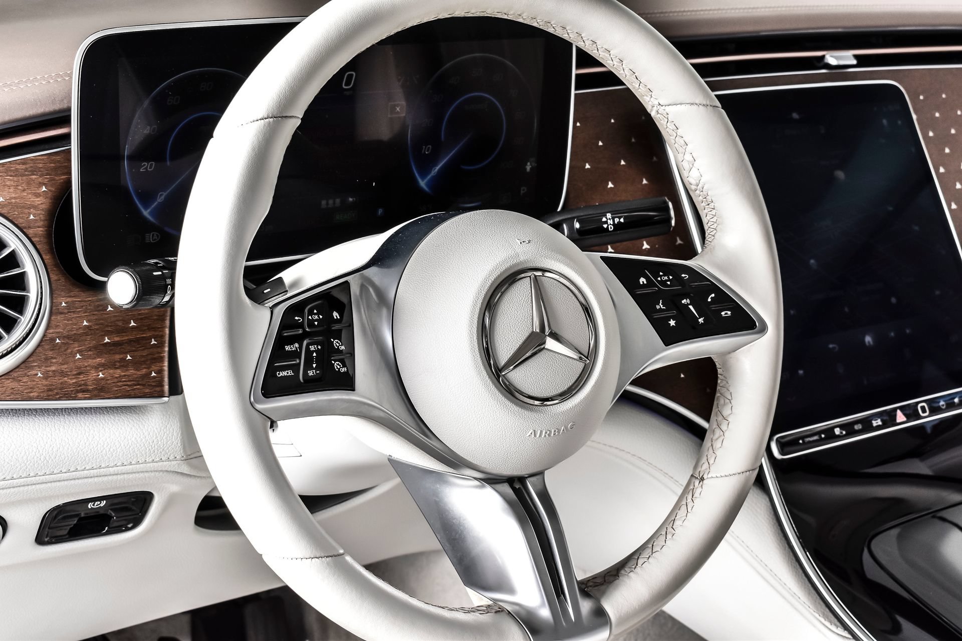 Used 2023 Mercedes-Benz EQE 500 4MATIC SUV image 15
