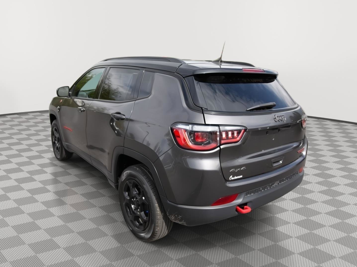 Used 2023 Jeep Compass Trailhawk AWD/4WD image 7