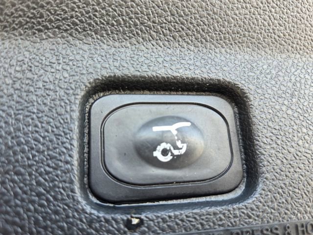 Used 2019 Ford Explorer XLT w/ Equipment Group 202A image 20