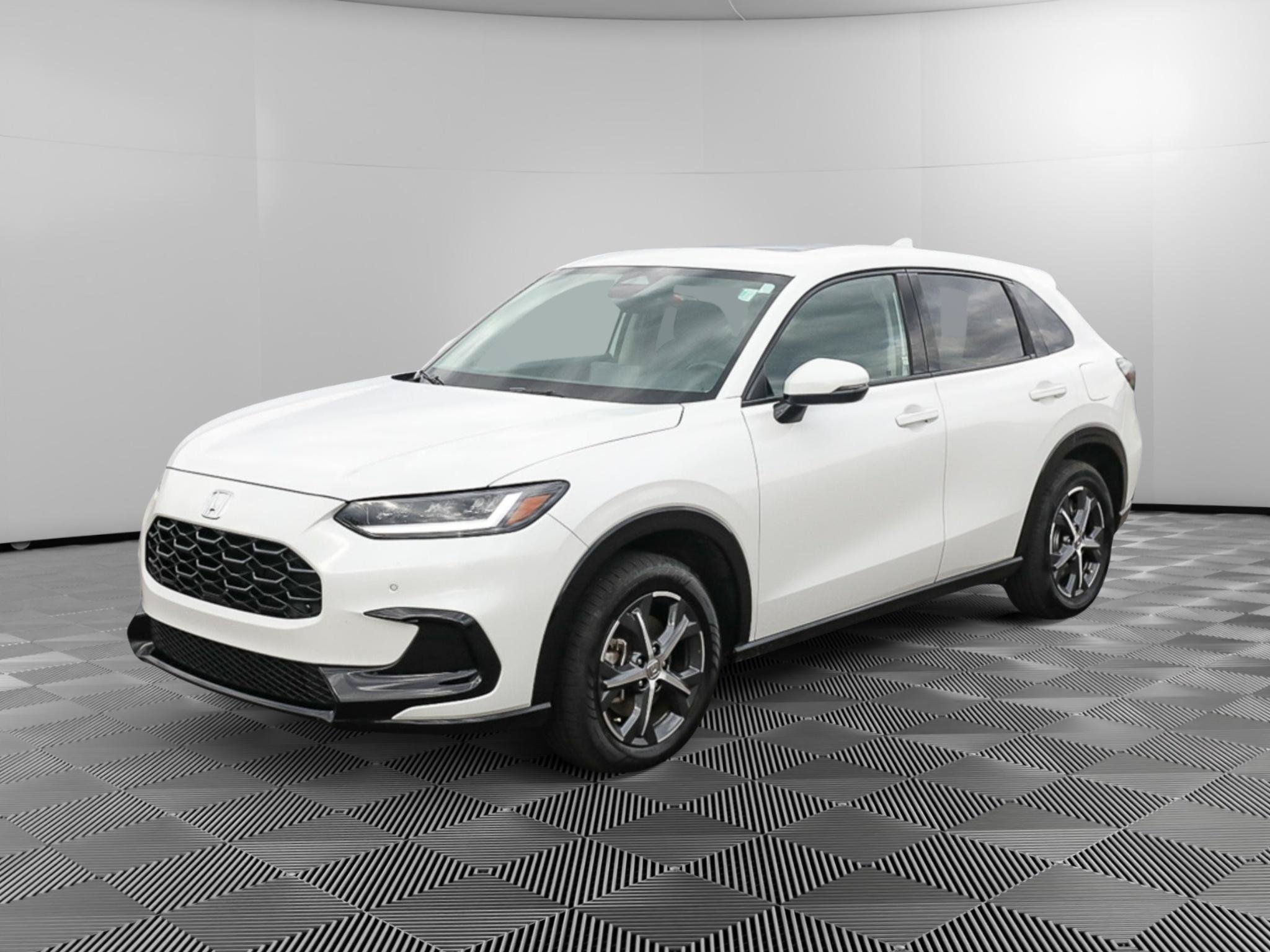 Used 2025 Honda HR-V EX-L image 2