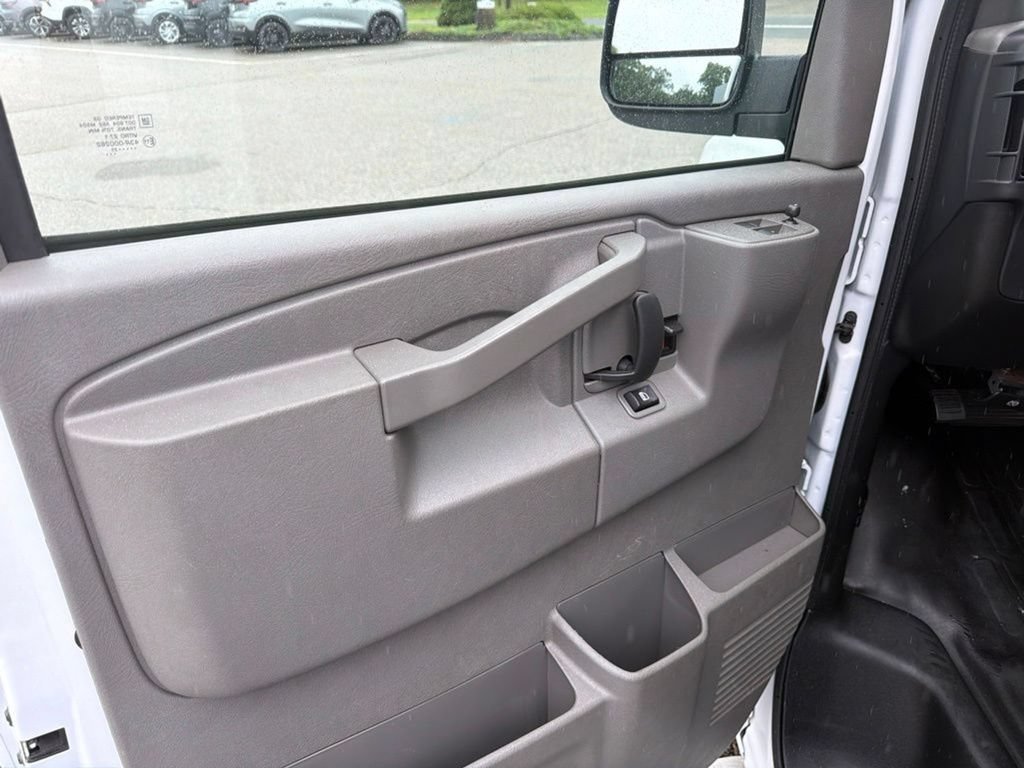 Used 2025 GMC Savana 2500 w/ Driver Convenience Package RWD image 29