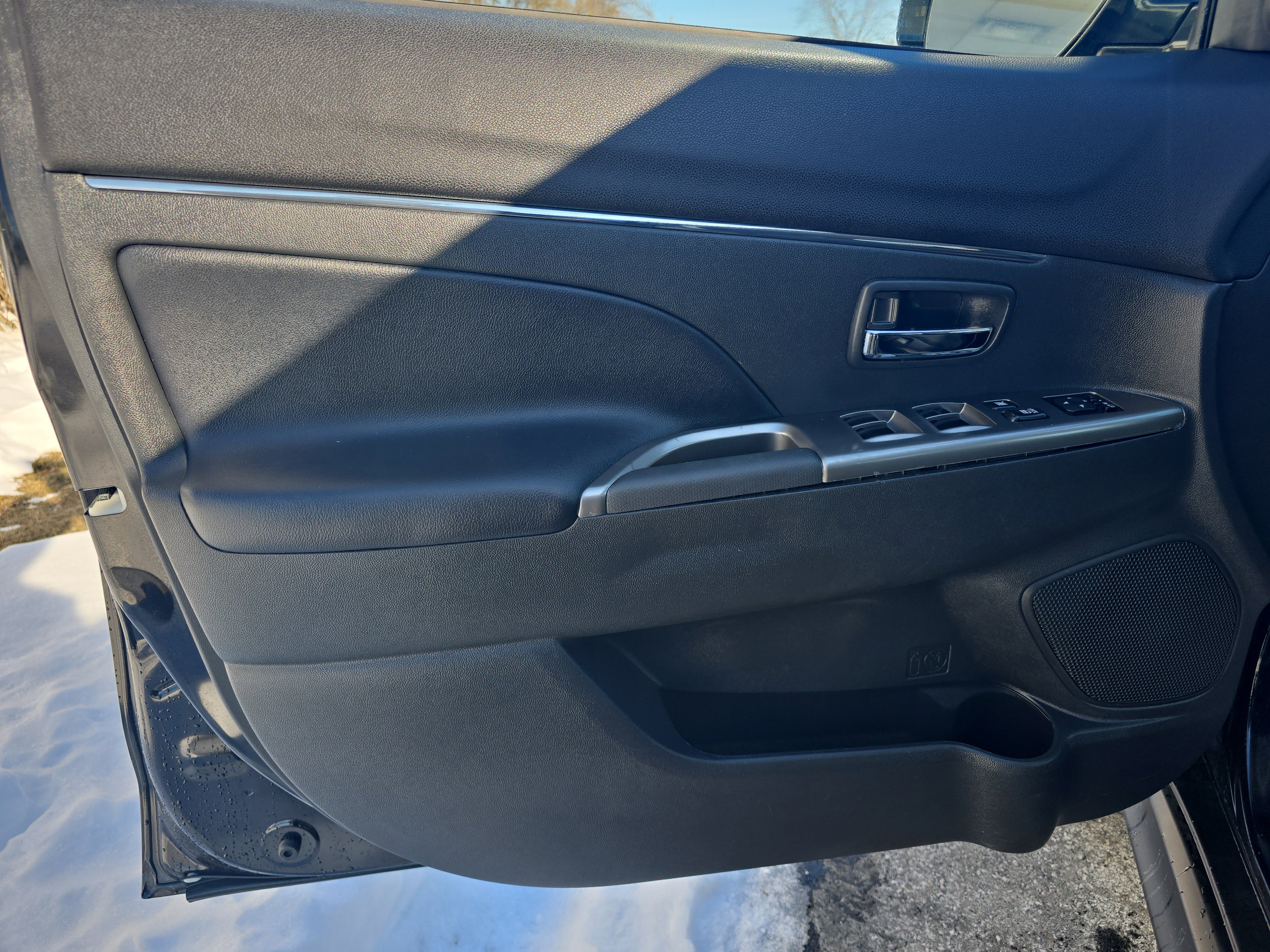 Used 2025 Mitsubishi Outlander Sport SE image 17