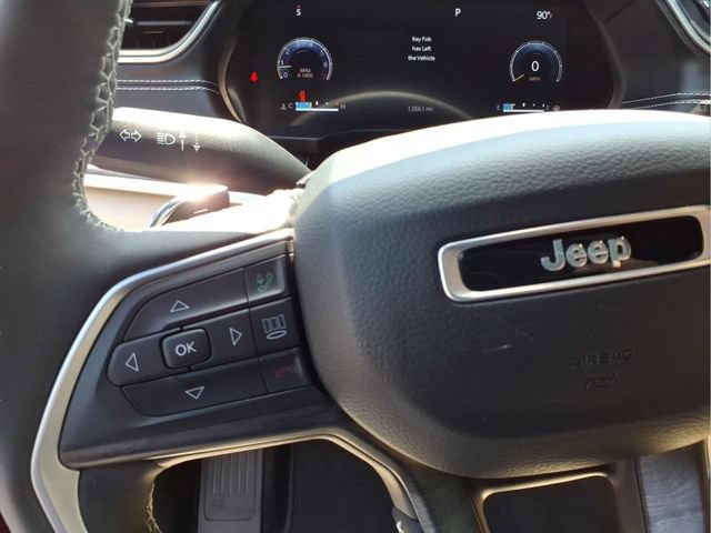 Used 2023 Jeep Grand Cherokee Limited AWD/4WD image 19