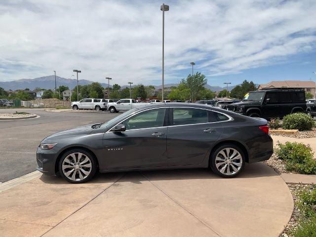 Used 2018 Chevrolet Malibu Premier w/ Premier Sun and Wheel Package FWD image 4