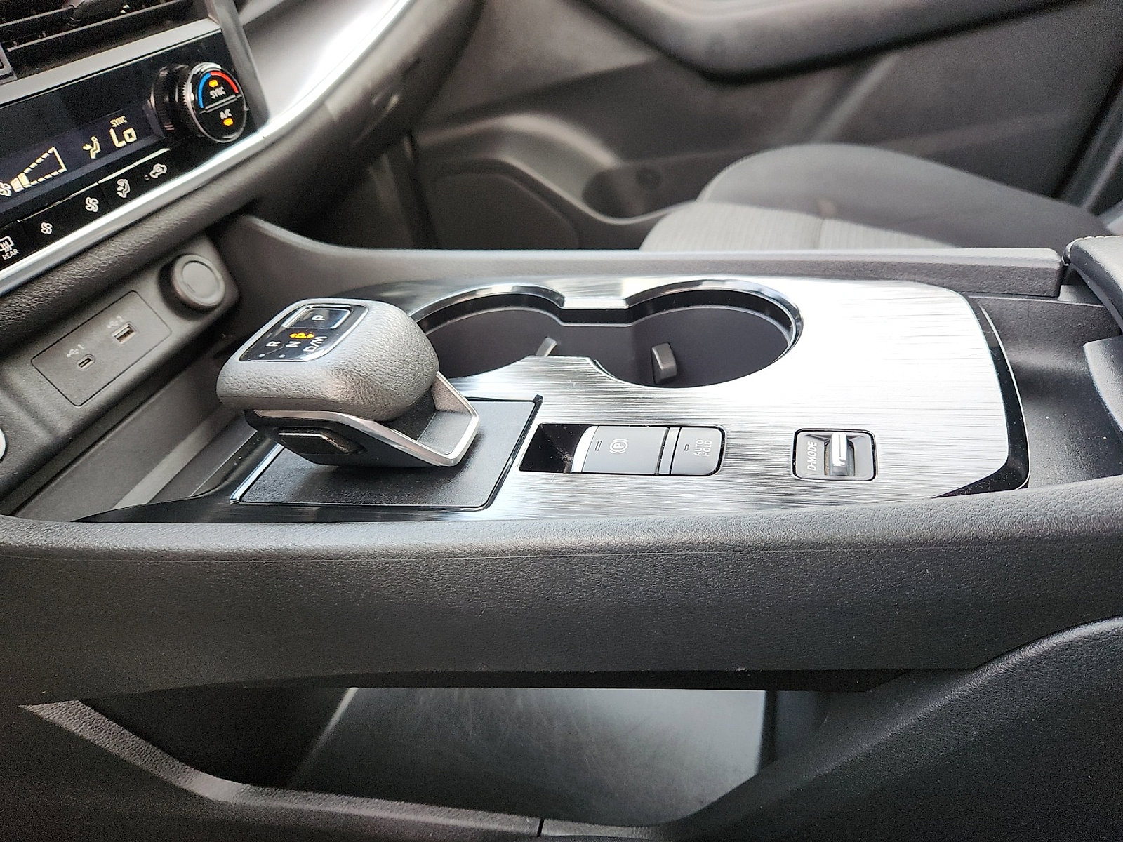 Used 2023 Nissan Rogue SV image 20