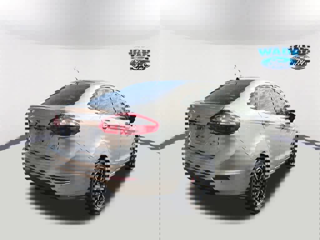 Used 2017 Ford Fiesta SE image 4