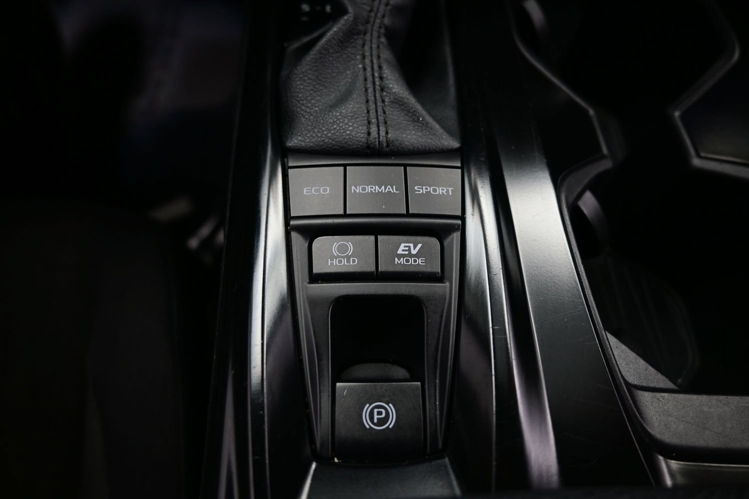 Used 2025 Toyota Camry LE FWD image 21