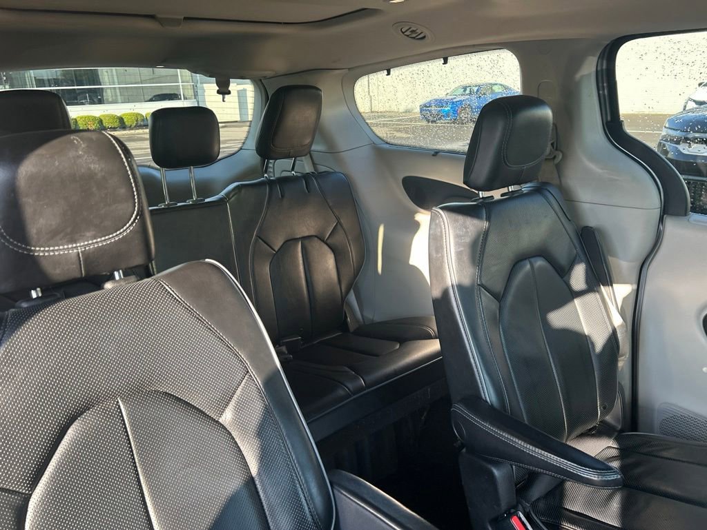 Used 2019 Chrysler Pacifica Limited FWD image 22