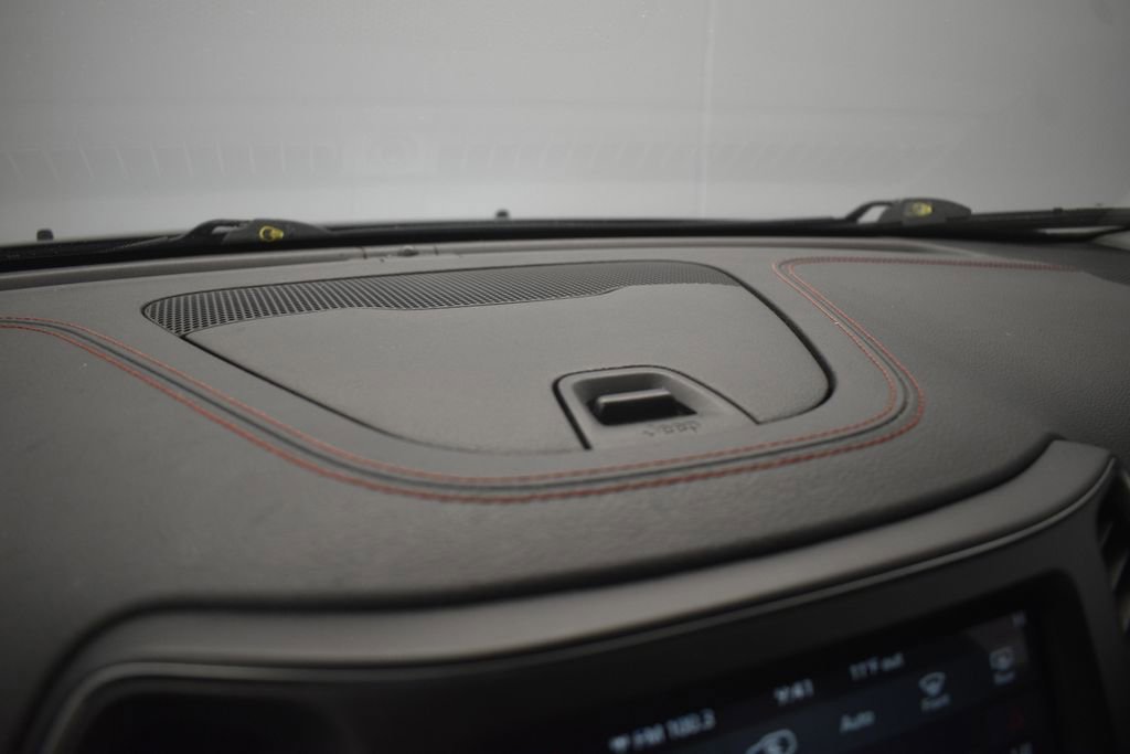 Used 2019 Jeep Cherokee Trailhawk w/ Cold Weather Group image 43