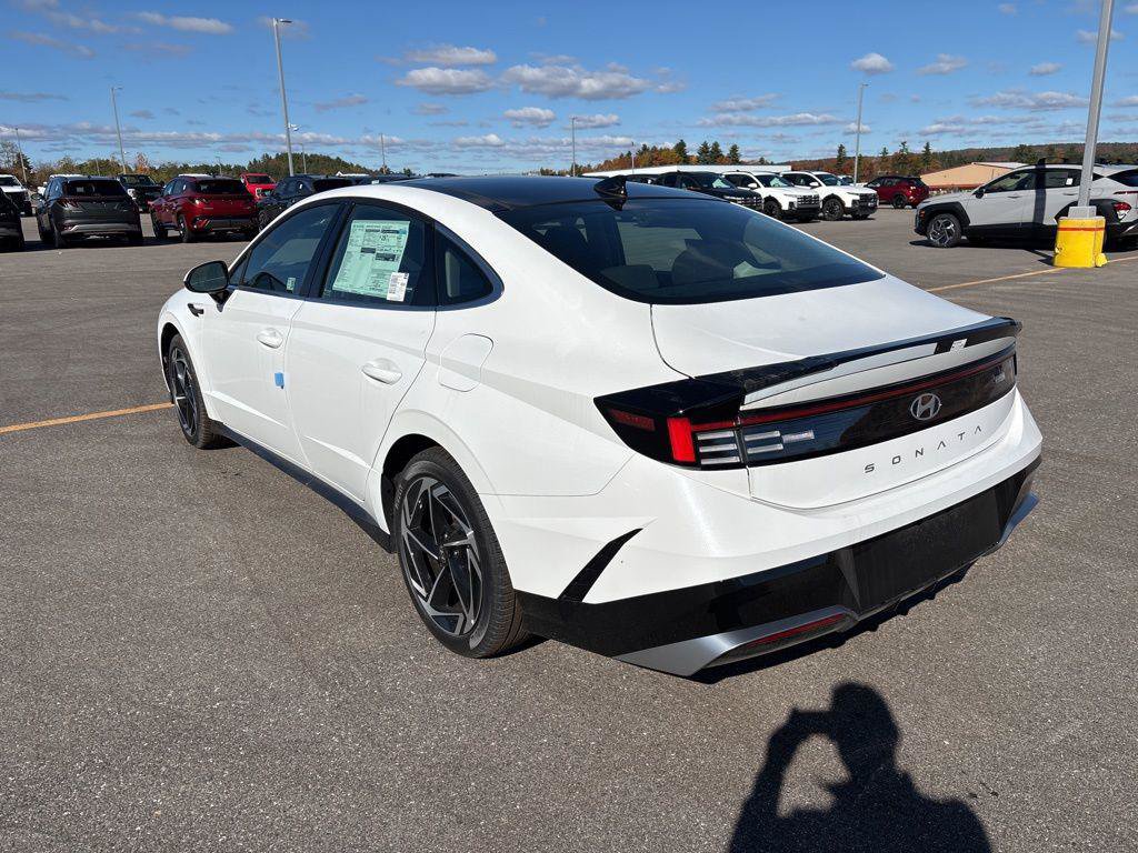 New 2025 Hyundai Sonata SEL FWD image 3