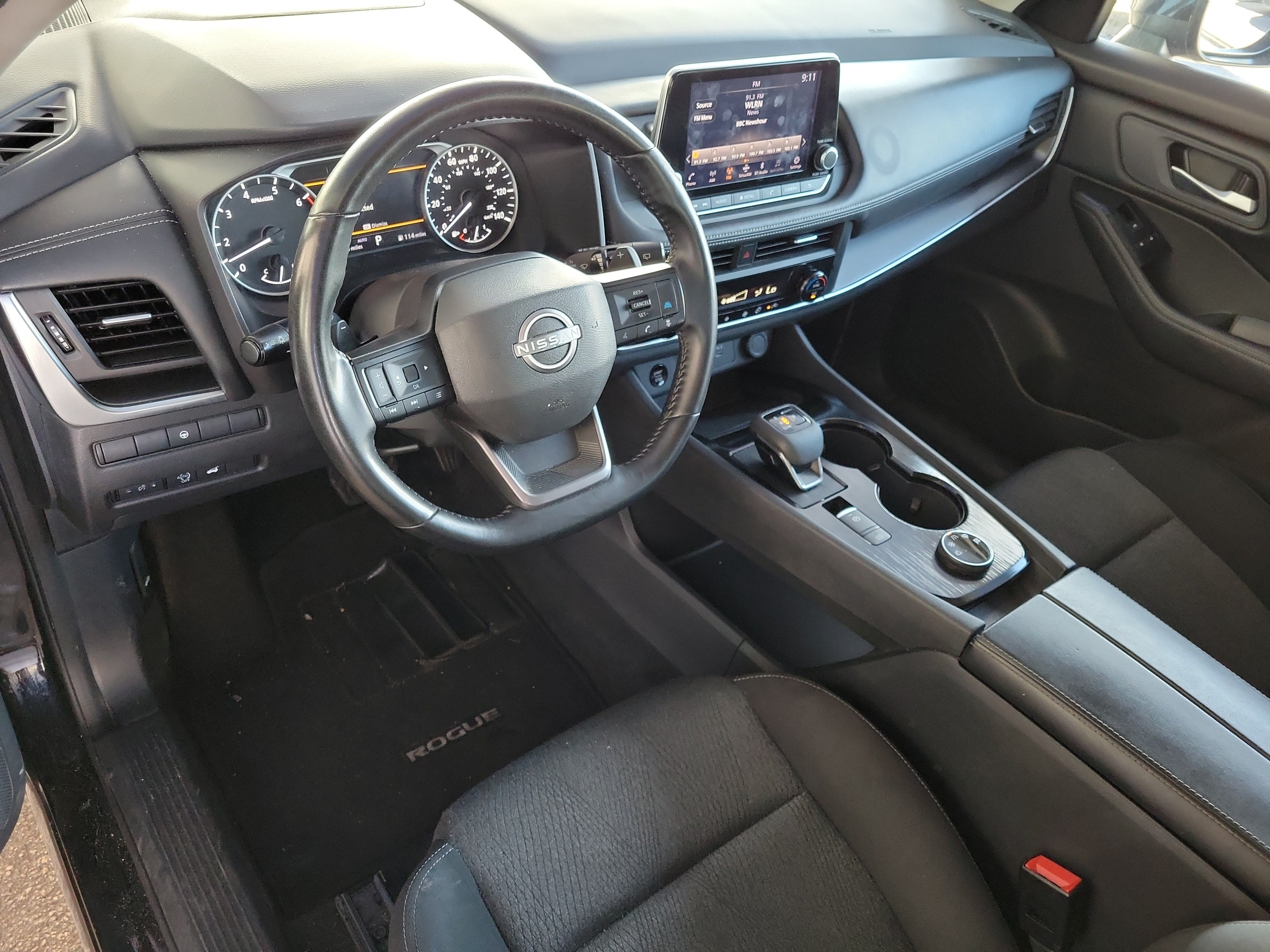 Used 2025 Nissan Rogue SV AWD/4WD image 14